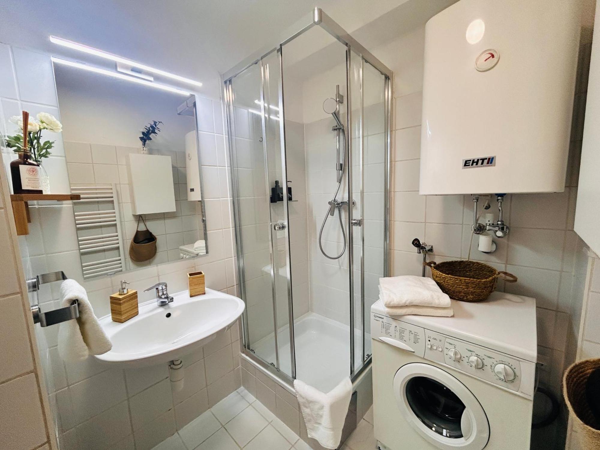 Gemuetliche Wohnung Naehe Hauptbahnhof Und Zentrum Wina Bagian luar foto
